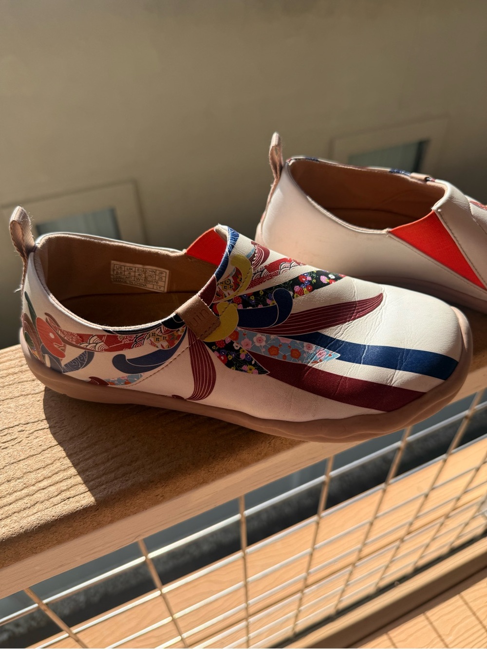 UIN White Floral-Pattern Slip-On Shoes with Blue and Red Accents - Picture 3 of 16